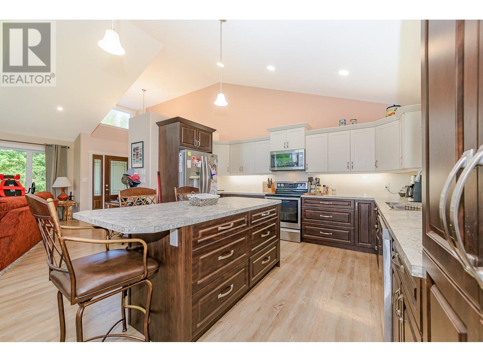 51 Monks Road, Grindrod, British Columbia  V0E 1Y0 - Photo 17 - 10347572