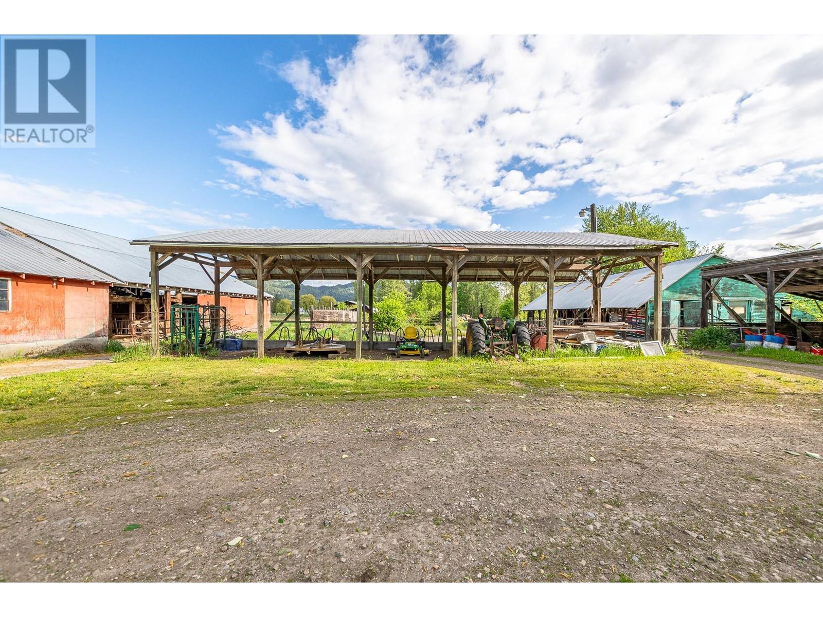 51 Monks Road, Grindrod, British Columbia  V0E 1Y0 - Photo 7 - 10347572