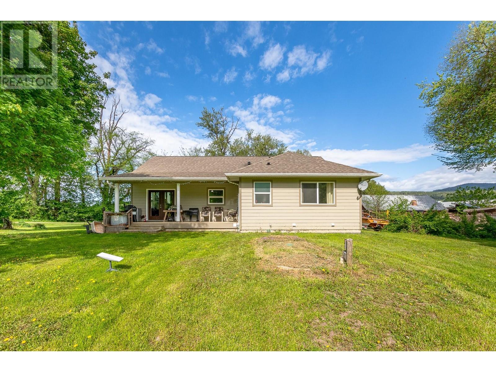 51 Monks Road, Grindrod, British Columbia  V0E 1Y0 - Photo 10 - 10347236