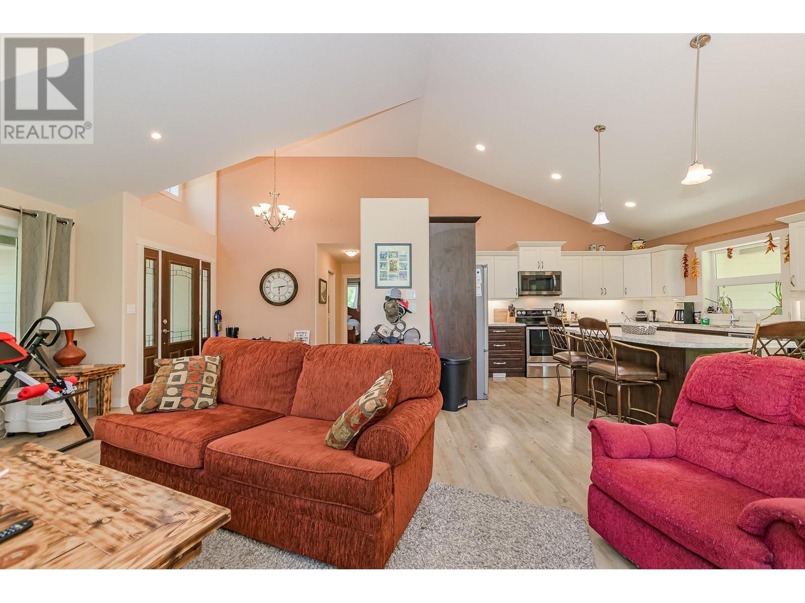 51 Monks Road, Grindrod, British Columbia  V0E 1Y0 - Photo 15 - 10347236