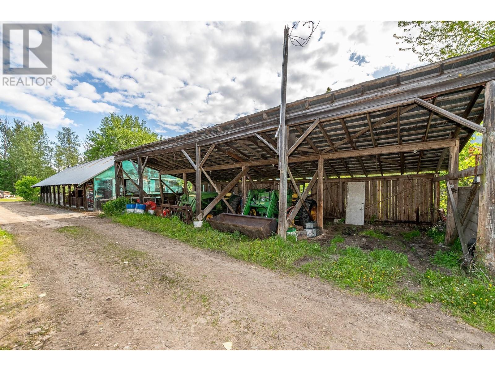 51 Monks Road, Grindrod, British Columbia  V0E 1Y0 - Photo 8 - 10347236