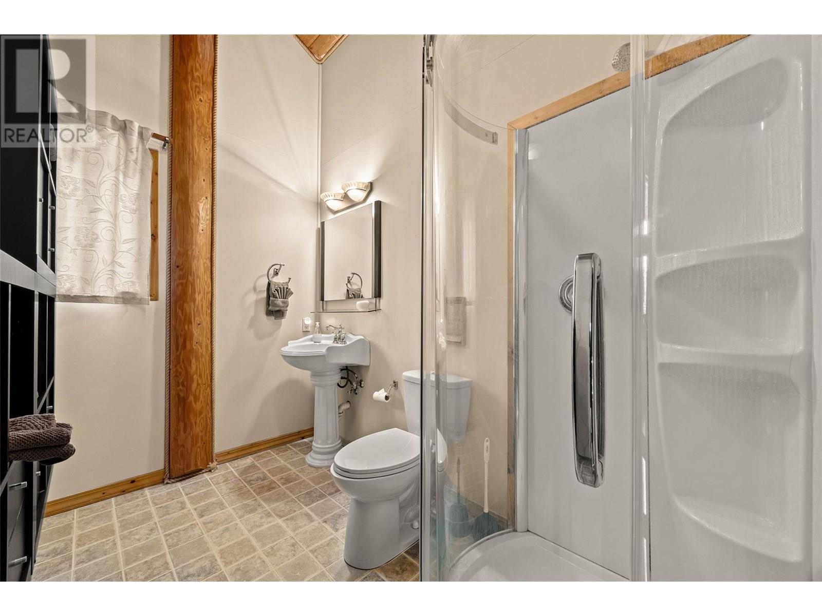 4890 Pine Ridge Way, Logan Lake, British Columbia  V0K 1W0 - Photo 29 - 10346724