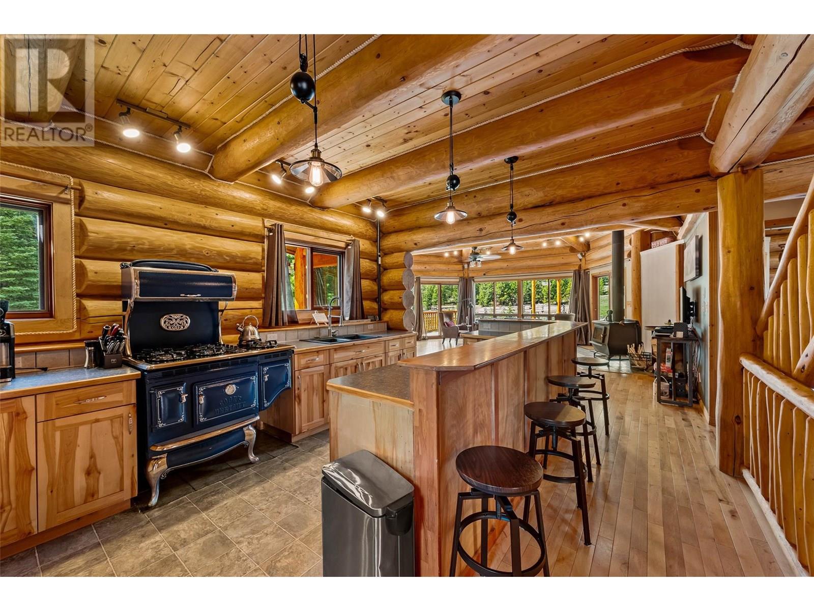 4890 Pine Ridge Way, Logan Lake, British Columbia  V0K 1W0 - Photo 4 - 10346724