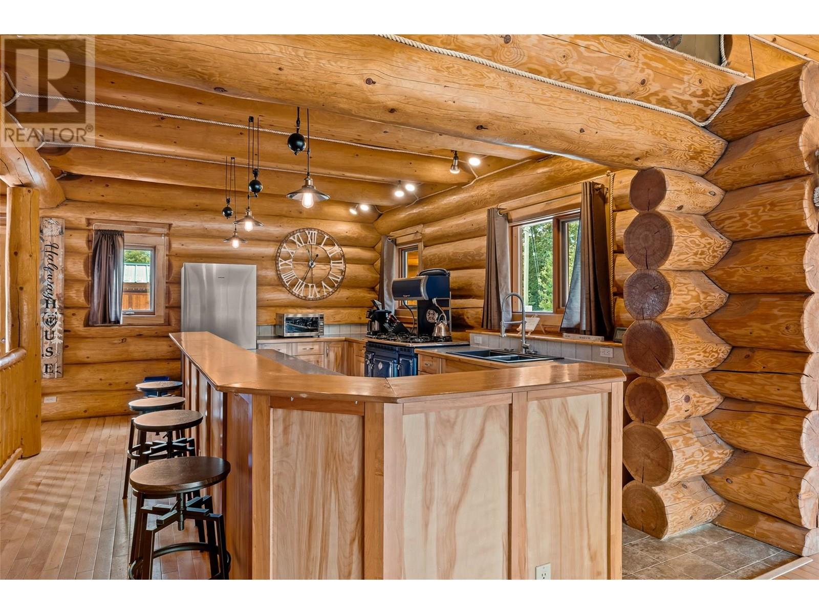 4890 Pine Ridge Way, Logan Lake, British Columbia  V0K 1W0 - Photo 5 - 10346724