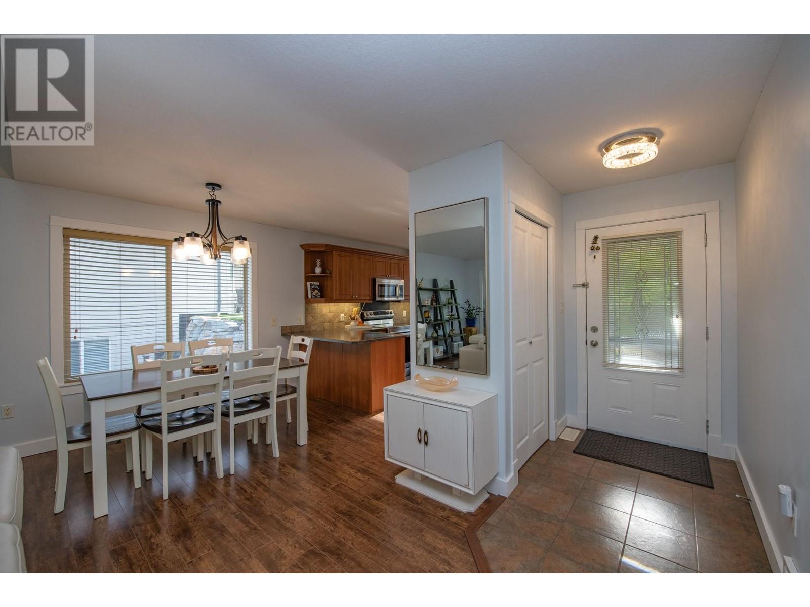 1927 Skyview Crescent, Lumby, British Columbia  V0E 2G0 - Photo 13 - 10347096