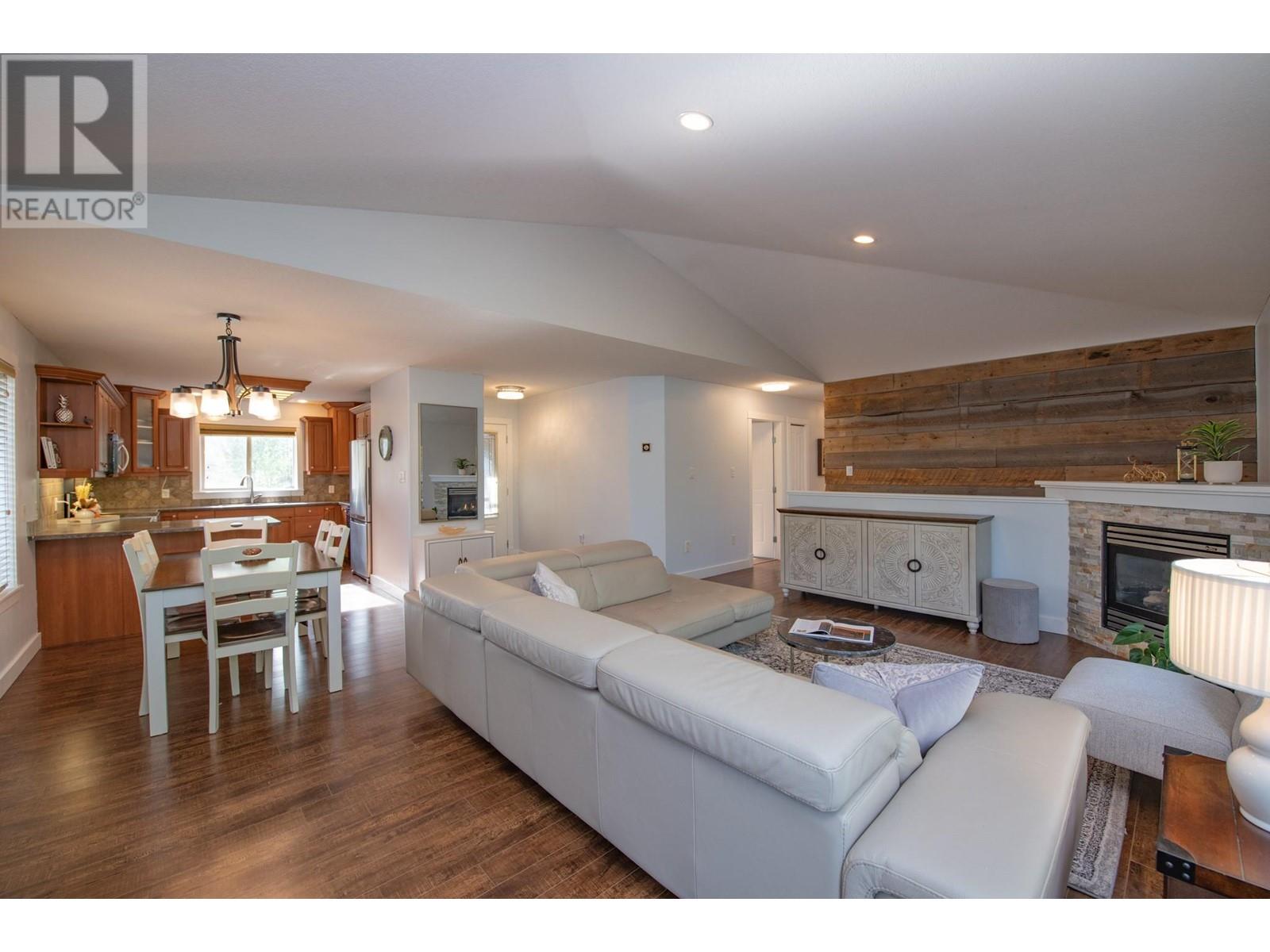 1927 Skyview Crescent, Lumby, British Columbia  V0E 2G0 - Photo 17 - 10347096