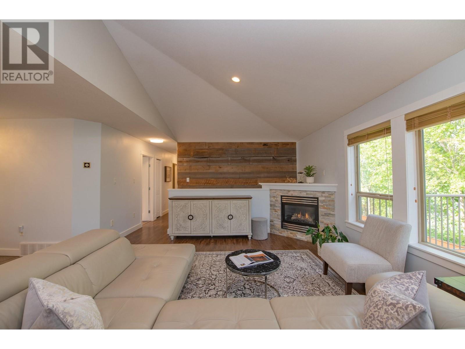 1927 Skyview Crescent, Lumby, British Columbia  V0E 2G0 - Photo 18 - 10347096