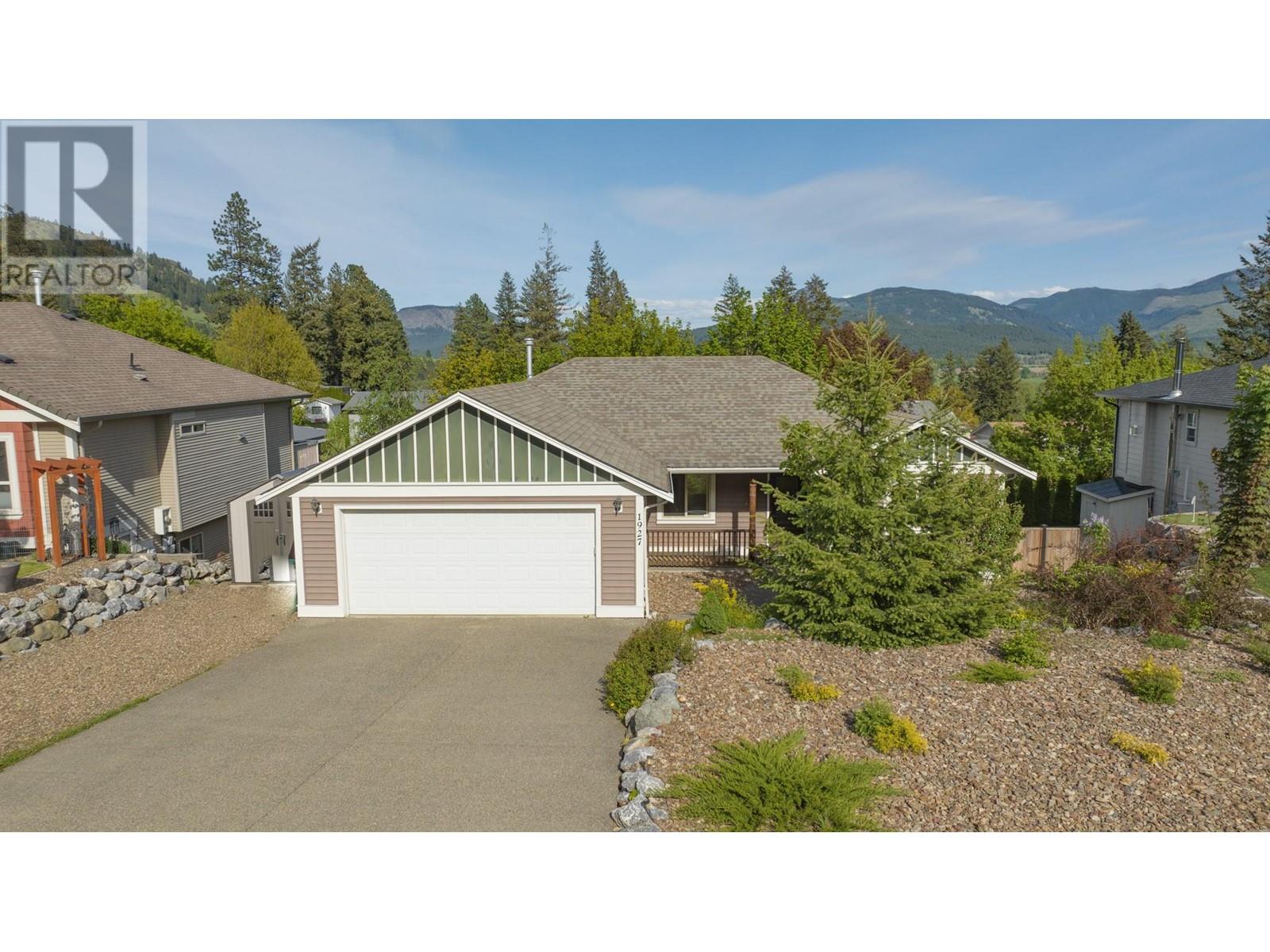 1927 Skyview Crescent, Lumby, British Columbia  V0E 2G0 - Photo 40 - 10347096