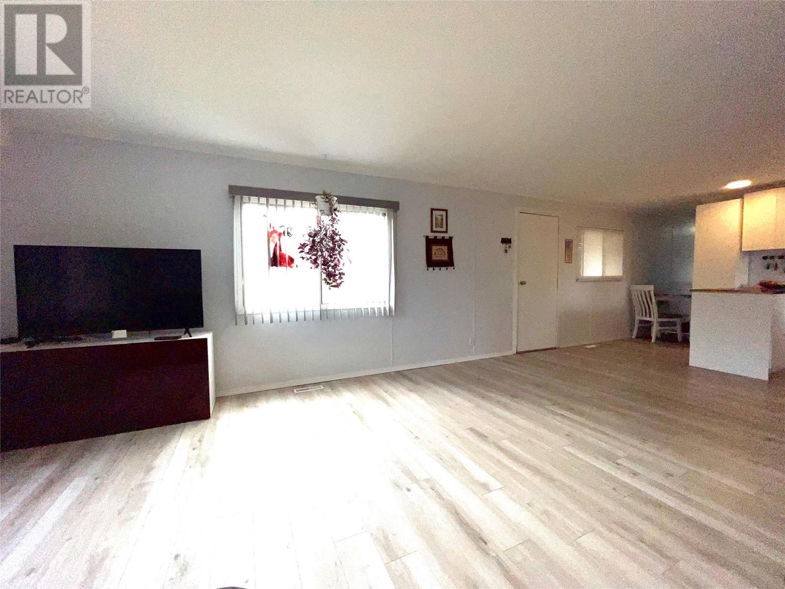 2321 33rd Avenue N, Cranbrook, British Columbia  V1C 3Y9 - Photo 3 - 10347885