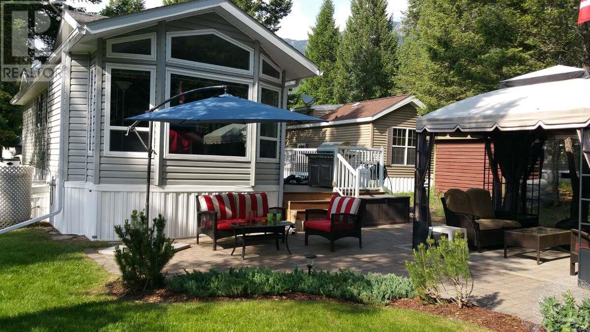 4889 Lynx Crescent, Radium Hot Springs, British Columbia  V0A 1M0 - Photo 1 - 10348033