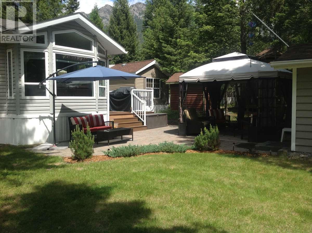 4889 Lynx Crescent, Radium Hot Springs, British Columbia  V0A 1M0 - Photo 2 - 10348033