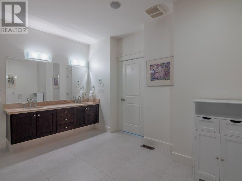 4216 Golf Course Drive, Osoyoos, British Columbia  V0H 1V4 - Photo 12 - 10348032