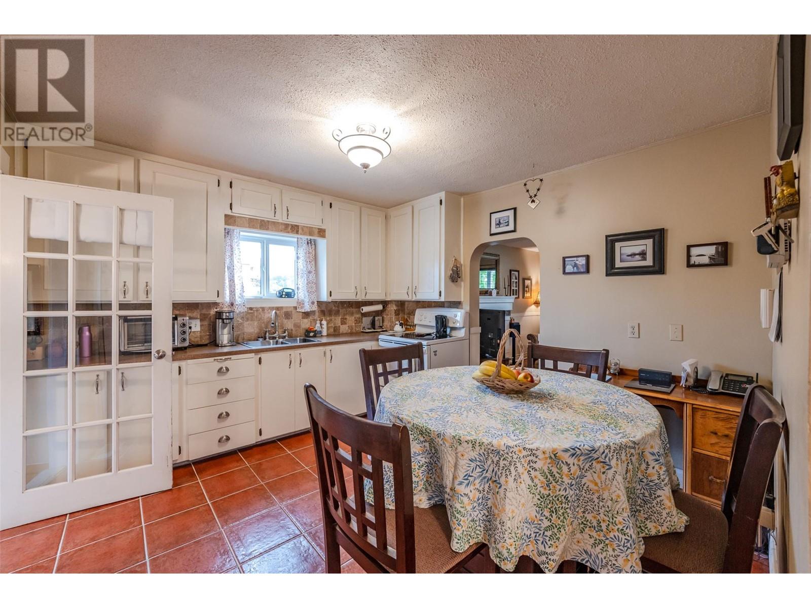 739 Government Street, Penticton, British Columbia  V2A 4T5 - Photo 3 - 10347891