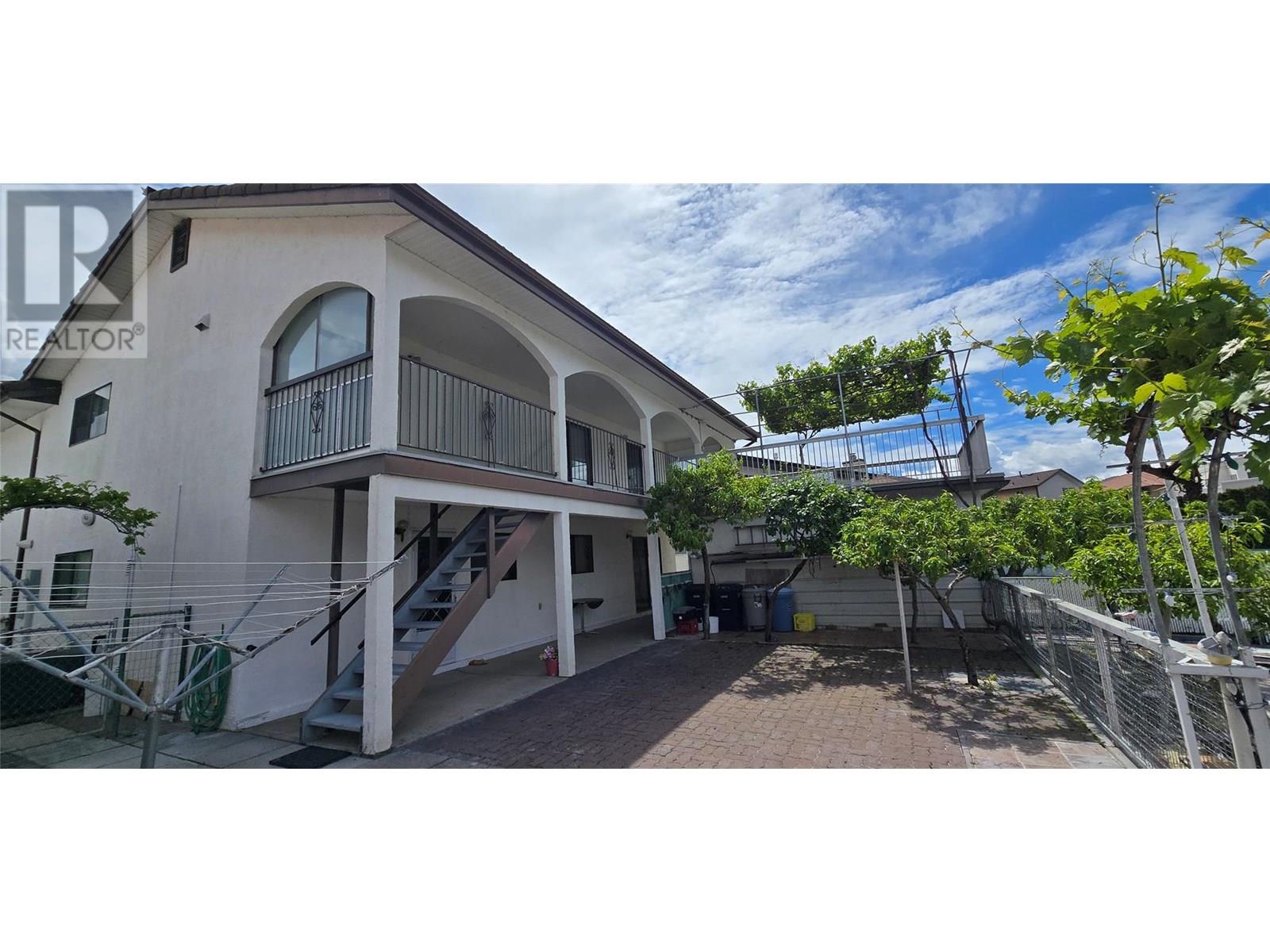 26 Bayview Crescent, Osoyoos, British Columbia  V0H 1v6 - Photo 2 - 10348098