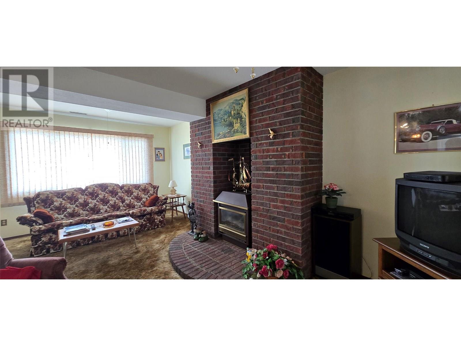 26 Bayview Crescent, Osoyoos, British Columbia  V0H 1v6 - Photo 3 - 10348098