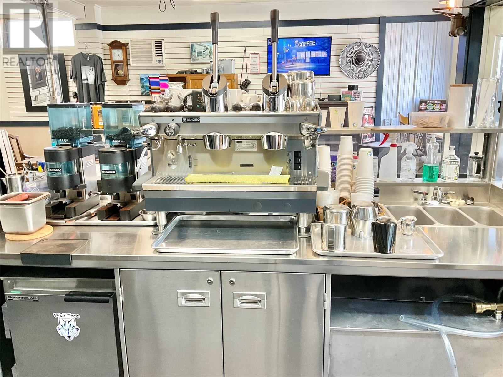 318 Copper Avenue S, Greenwood, British Columbia  V0H 1J0 - Photo 8 - 10348096