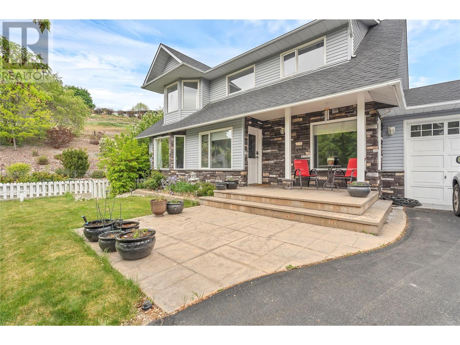 7982 Victoria Road S, Summerland, British Columbia  V0H 1Z2 - Photo 1 - 10347769