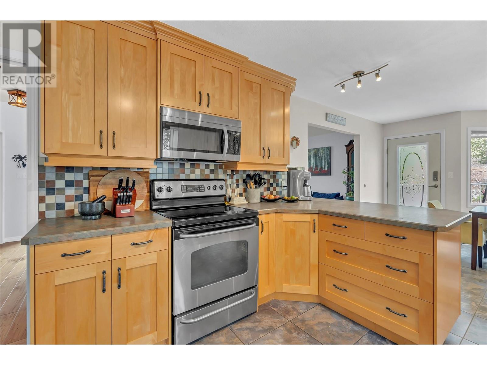 7982 Victoria Road S, Summerland, British Columbia  V0H 1Z2 - Photo 4 - 10347769