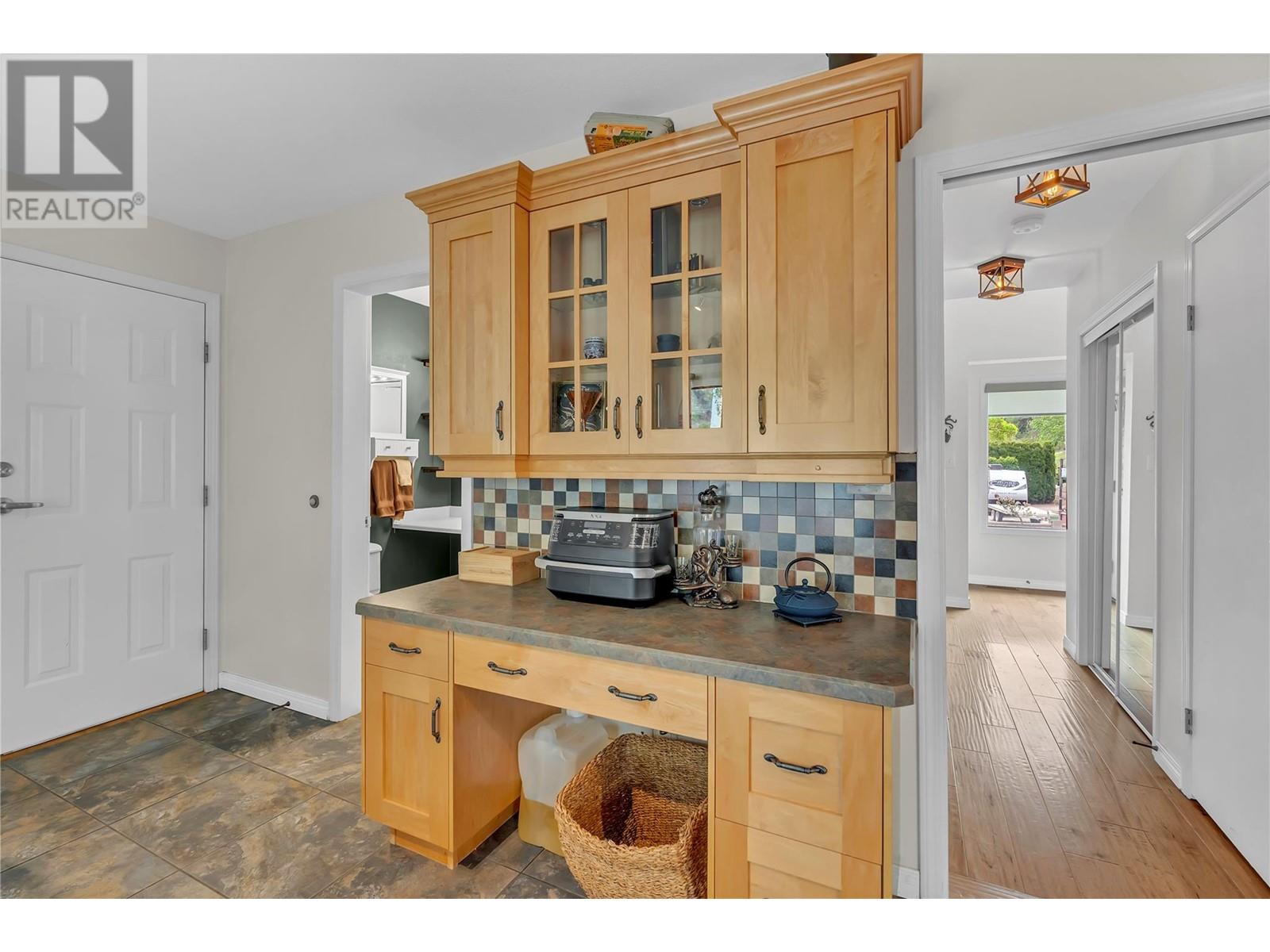 7982 Victoria Road S, Summerland, British Columbia  V0H 1Z2 - Photo 6 - 10347769