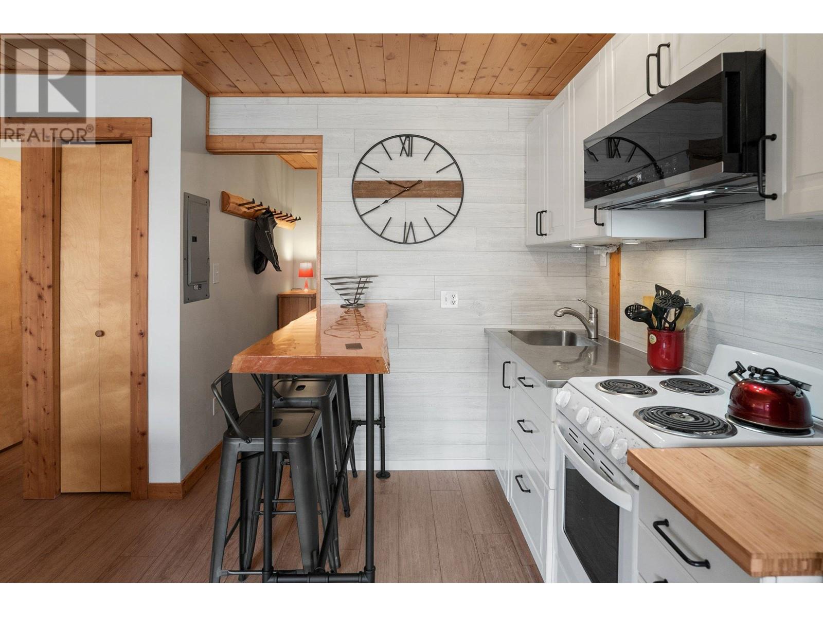 161 Clearview Crescent Unit# 104, Penticton, British Columbia  V0H 0E2 - Photo 7 - 10348069