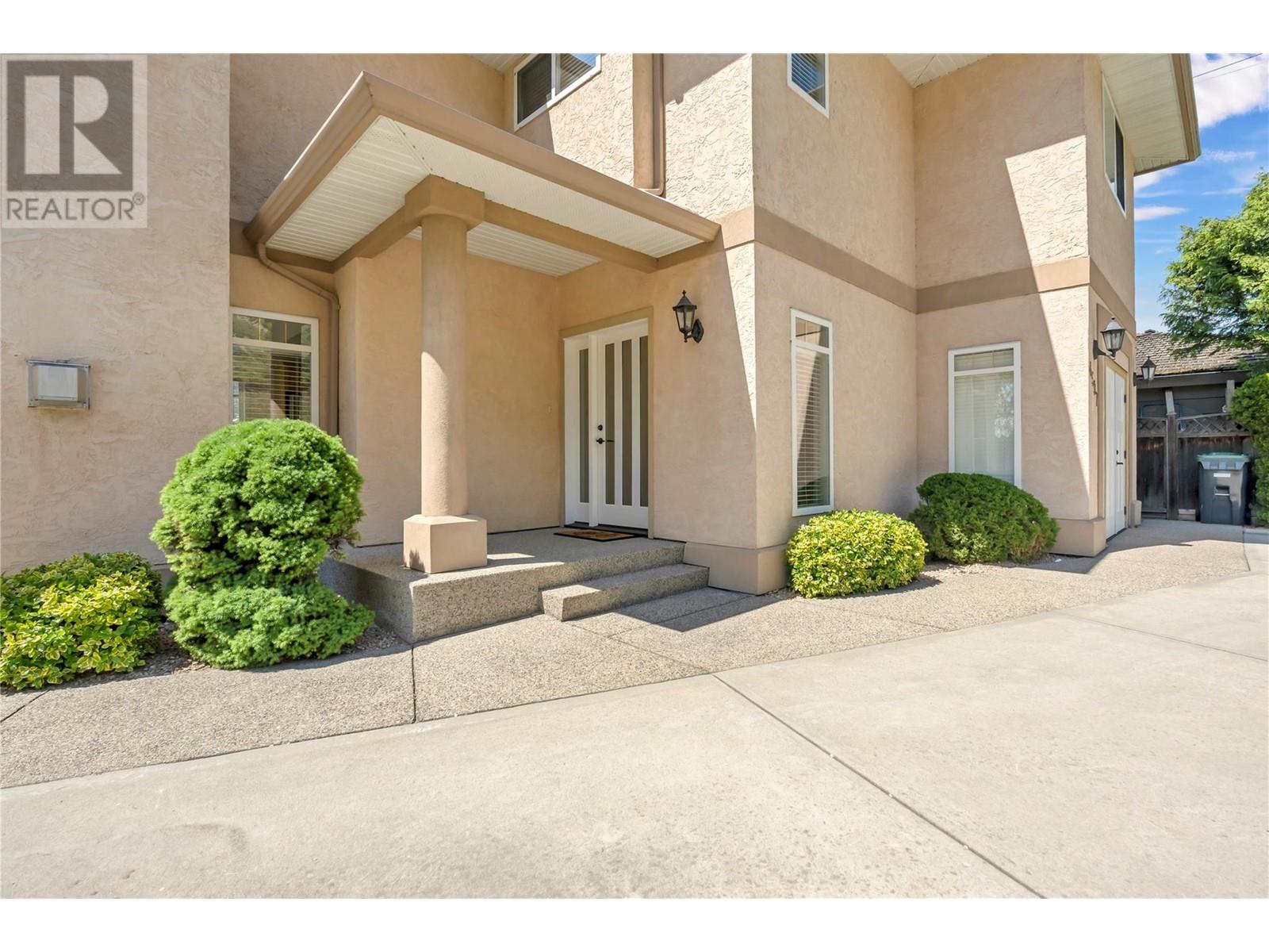4597 Lakeside Road, Penticton, British Columbia  V2A 8W4 - Photo 1 - 10348194