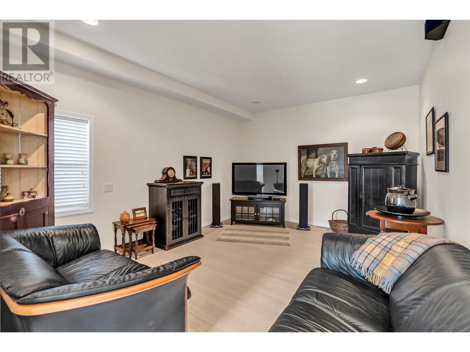 4597 Lakeside Road, Penticton, British Columbia  V2A 8W4 - Photo 21 - 10348194