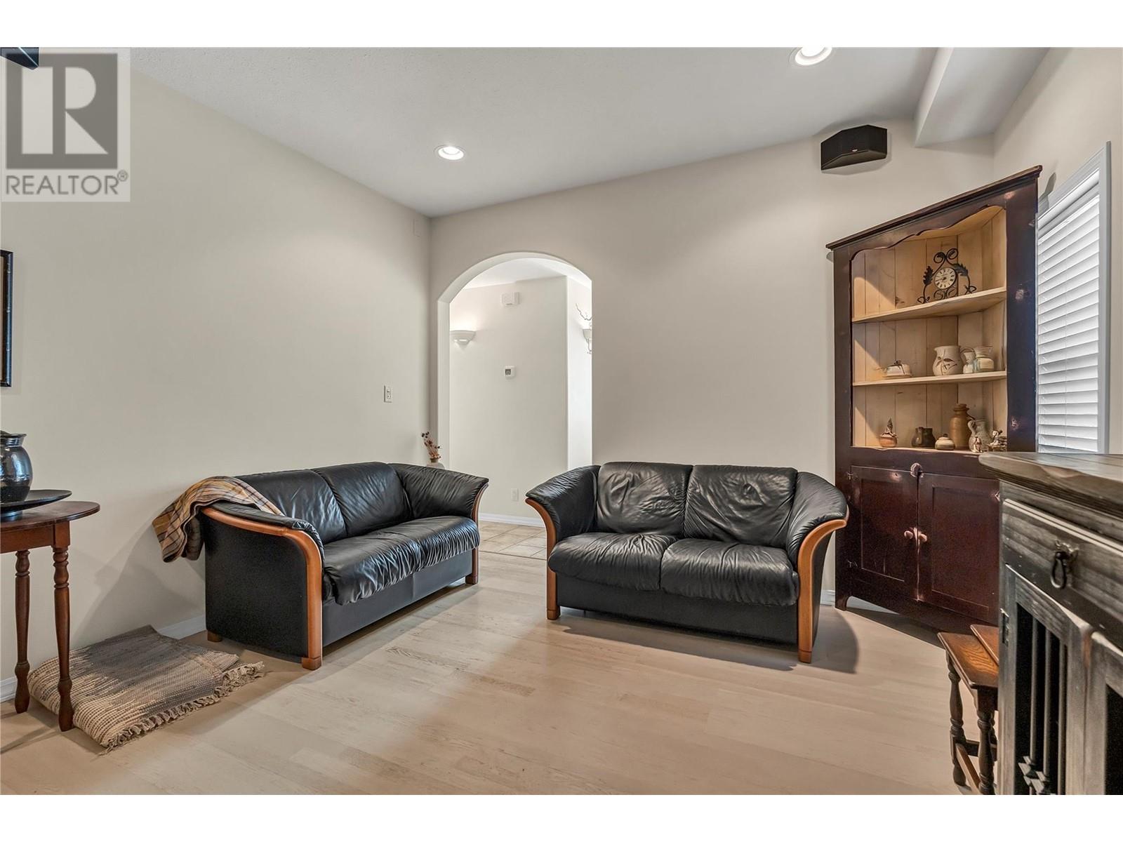 4597 Lakeside Road, Penticton, British Columbia  V2A 8W4 - Photo 22 - 10348194