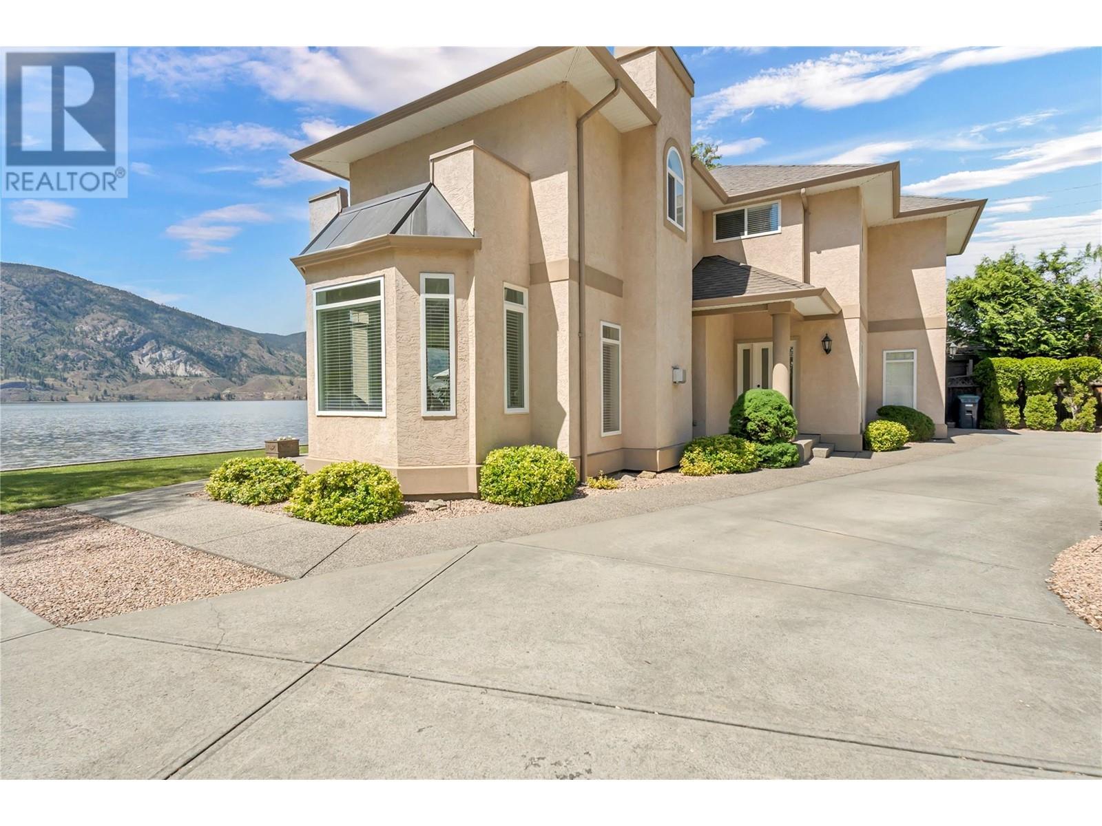 4597 Lakeside Road, Penticton, British Columbia  V2A 8W4 - Photo 3 - 10348194