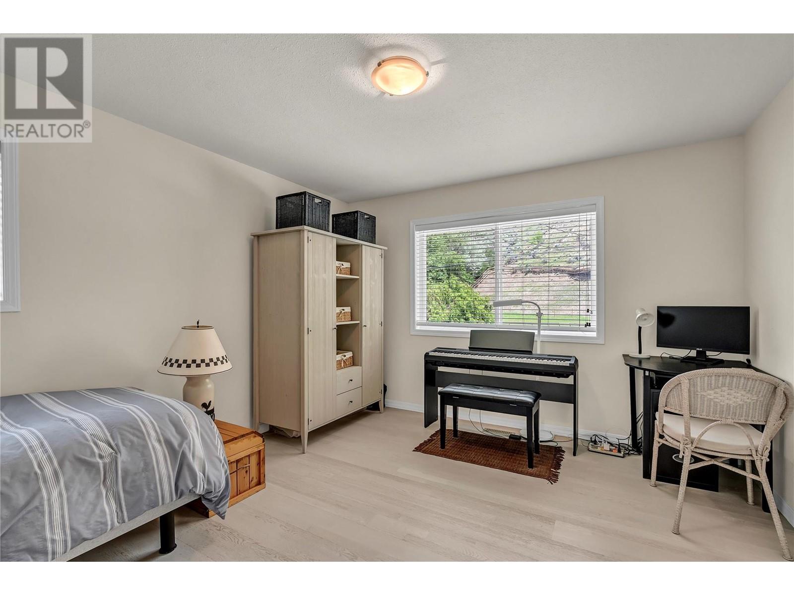 4597 Lakeside Road, Penticton, British Columbia  V2A 8W4 - Photo 38 - 10348194