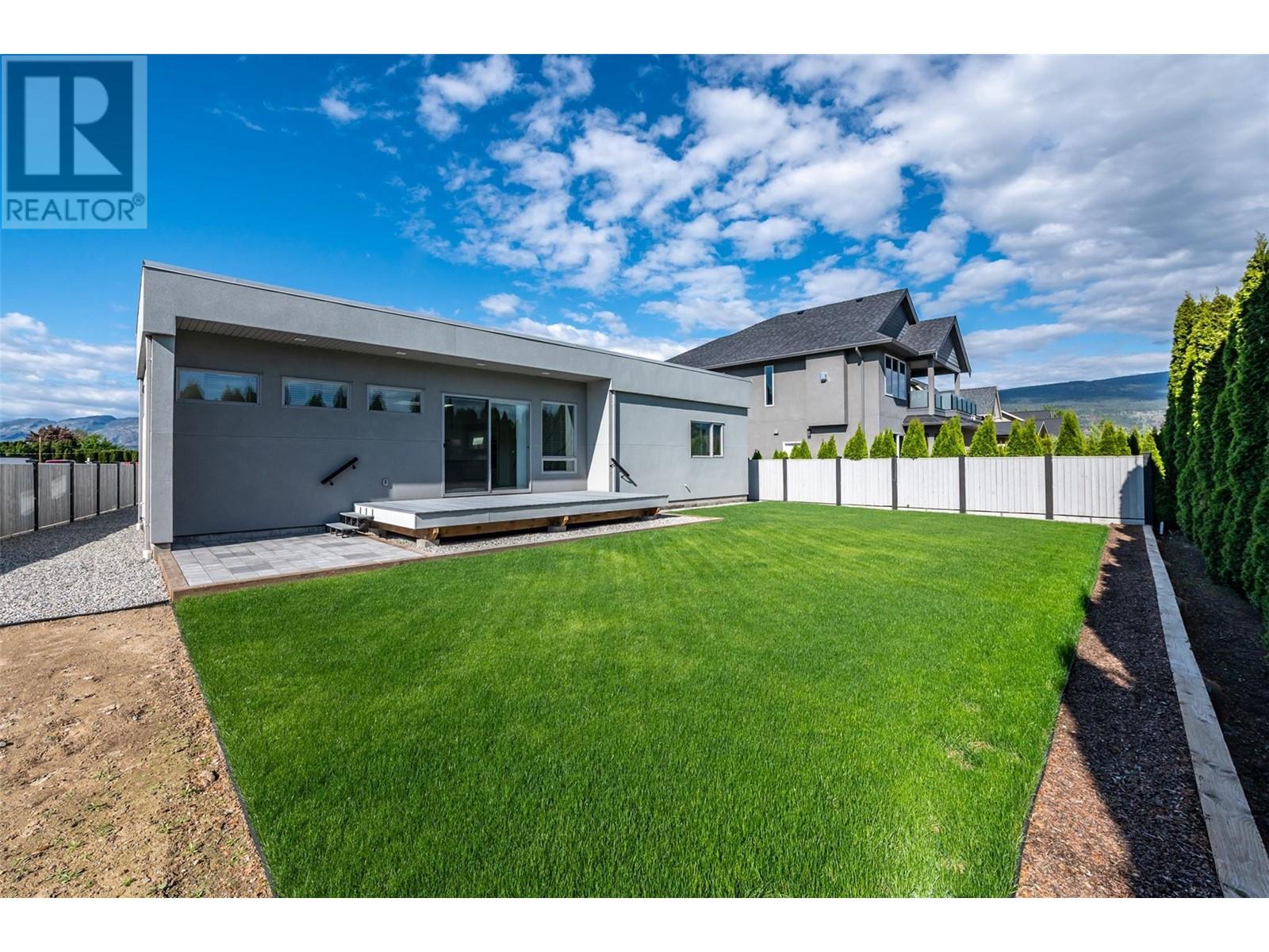 1723 Treffry Place, Summerland, British Columbia  V0H 1Z9 - Photo 4 - 10348215