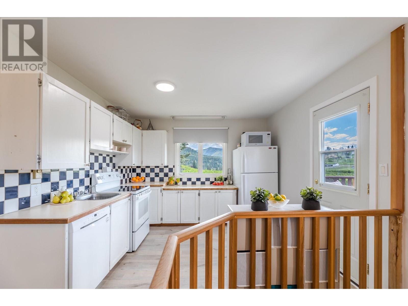 7515 Hillborn Street, Summerland, British Columbia  V0H 1Z7 - Photo 10 - 10348148
