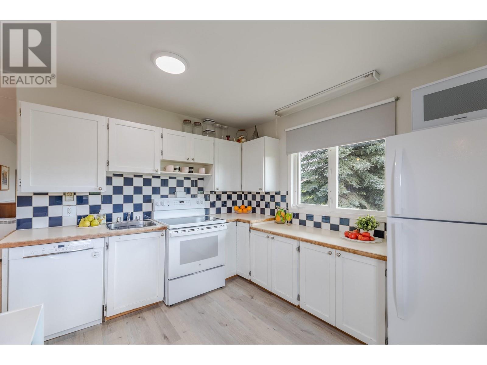 7515 Hillborn Street, Summerland, British Columbia  V0H 1Z7 - Photo 11 - 10348148