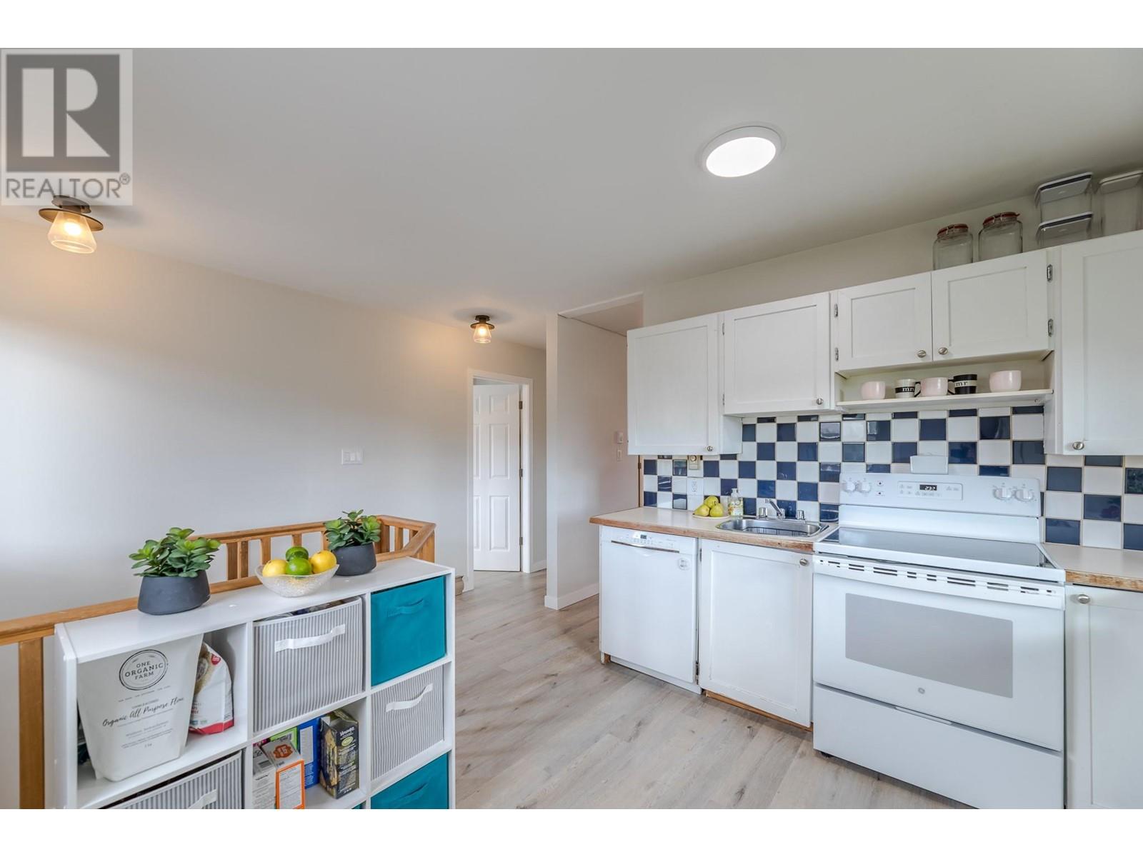 7515 Hillborn Street, Summerland, British Columbia  V0H 1Z7 - Photo 13 - 10348148