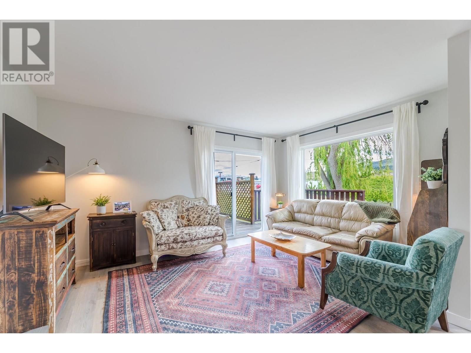 7515 Hillborn Street, Summerland, British Columbia  V0H 1Z7 - Photo 4 - 10348148