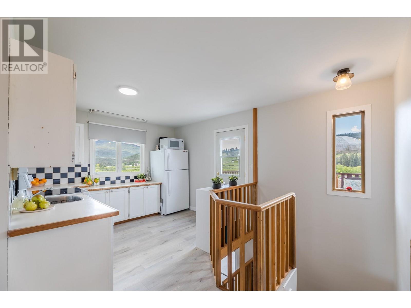 7515 Hillborn Street, Summerland, British Columbia  V0H 1Z7 - Photo 9 - 10348148