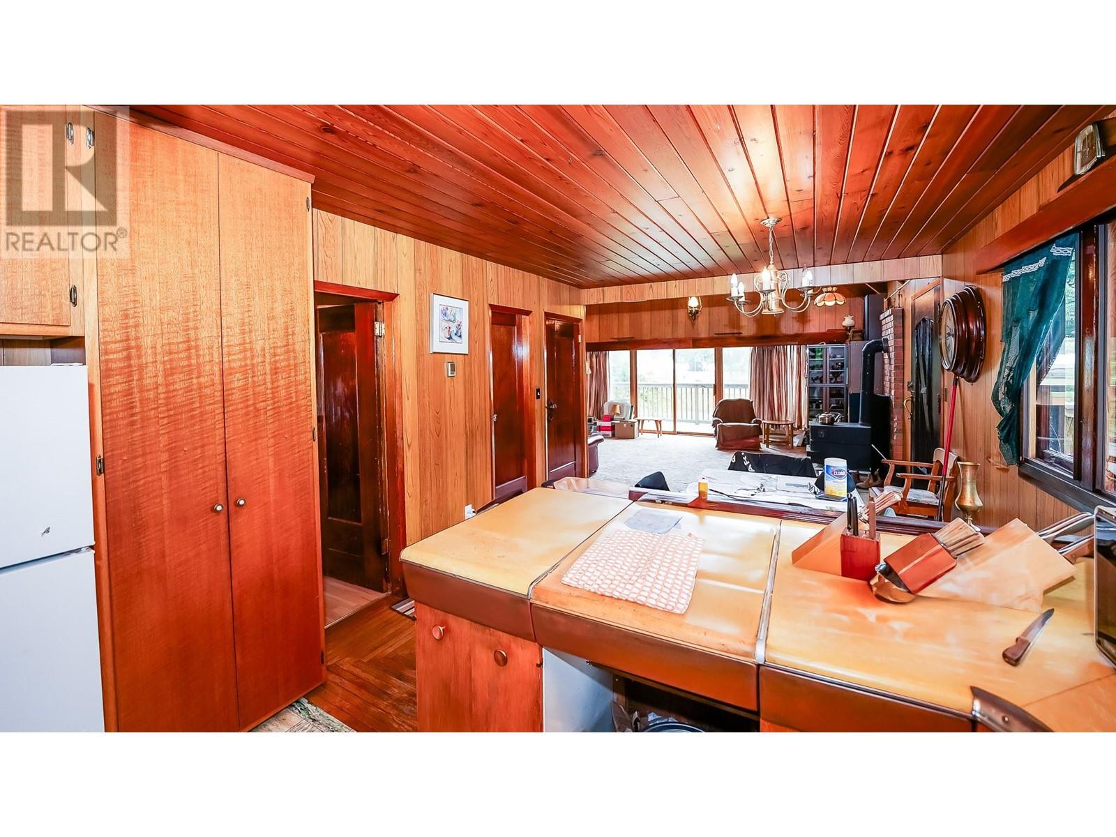 1416 Silver Sands Road, Sicamous, British Columbia  V0E 2V4 - Photo 8 - 10348142
