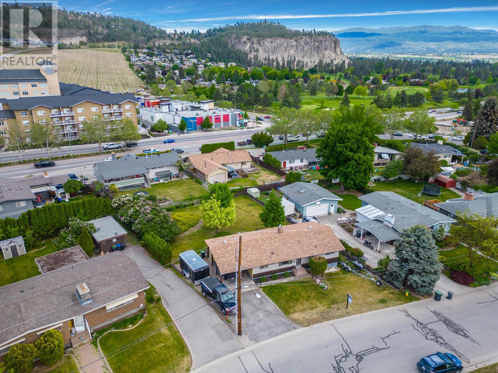 715 Glenburn Street, Kelowna, British Columbia  V1Y 4G4 - Photo 2 - 10348226