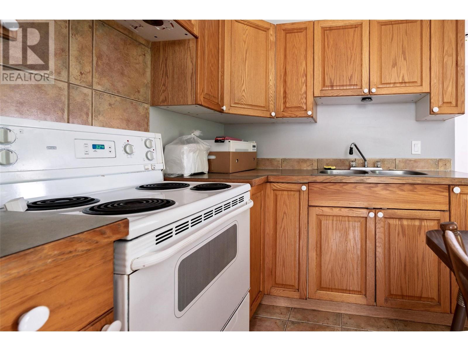 920 Nelson Avenue, Nelson, British Columbia  V1L 2N9 - Photo 34 - 10348063