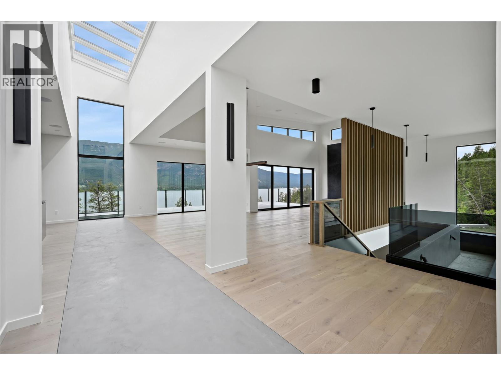 6200 Columbia Lake Road Unit# 4, Columbia Lake, British Columbia  V0B 1L2 - Photo 2 - 10347803