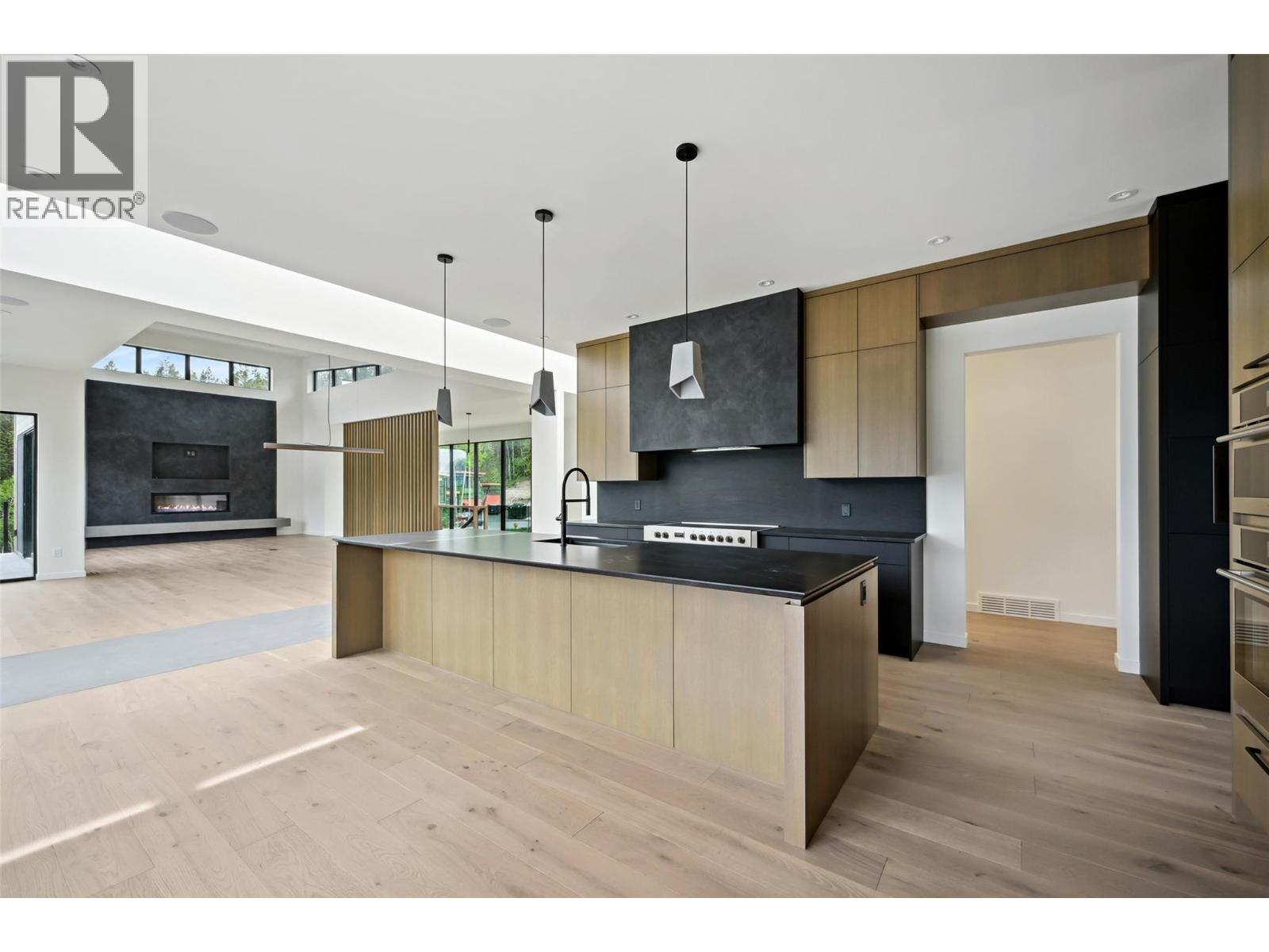 6200 Columbia Lake Road Unit# 4, Columbia Lake, British Columbia  V0B 1L2 - Photo 4 - 10347803