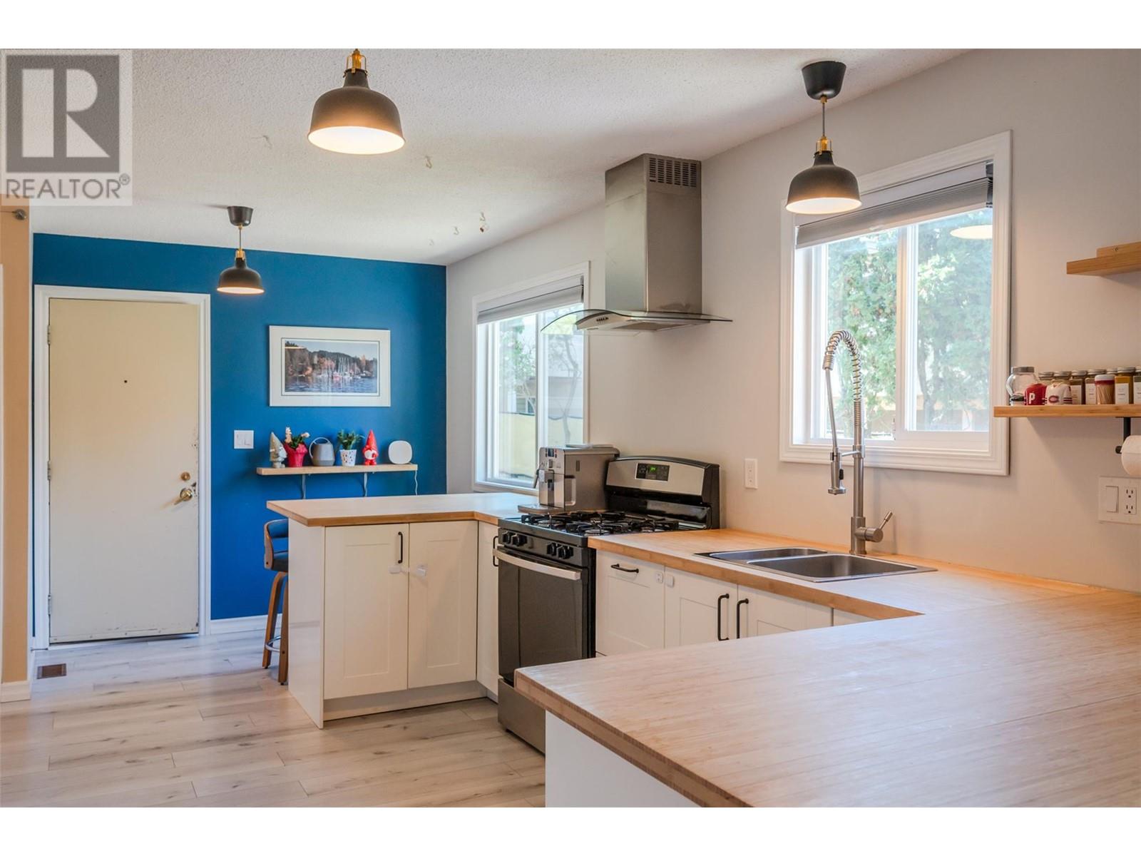 1626 Carmi Avenue, Penticton, British Columbia  V2A 6M8 - Photo 11 - 10348310