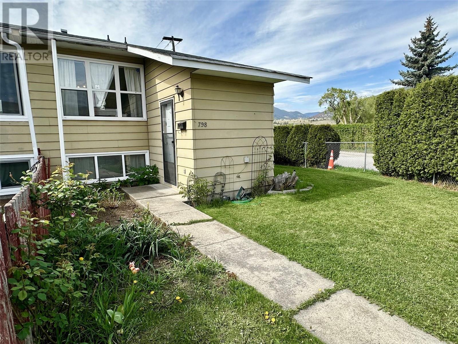 798 Eckhardt Avenue W, Penticton, British Columbia  V2A 2B7 - Photo 1 - 10346896