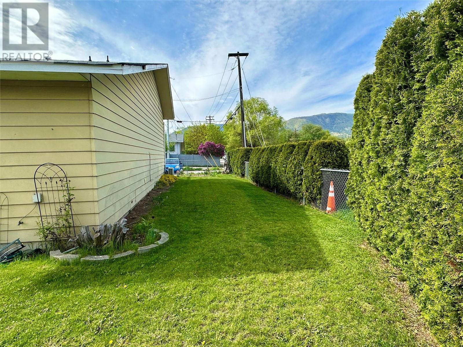 798 Eckhardt Avenue W, Penticton, British Columbia  V2A 2B7 - Photo 3 - 10346896