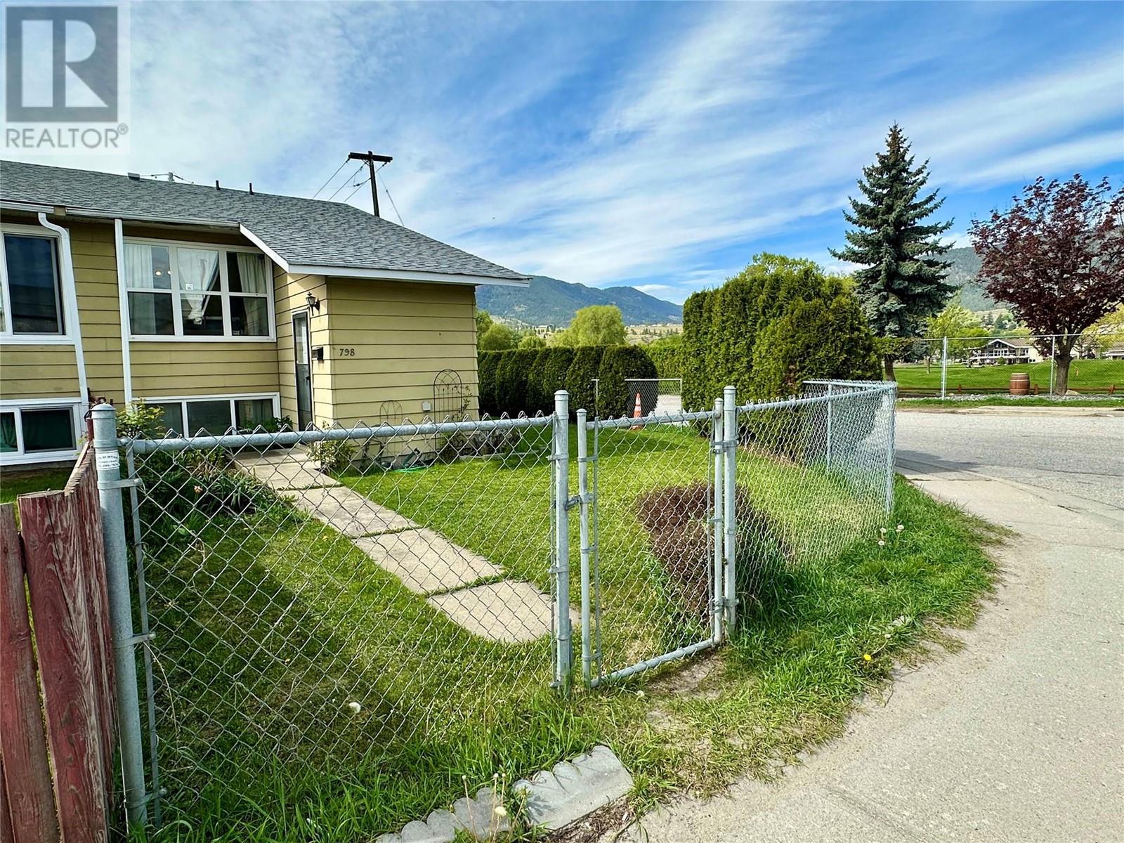 798 Eckhardt Avenue W, Penticton, British Columbia  V2A 2B7 - Photo 32 - 10346896