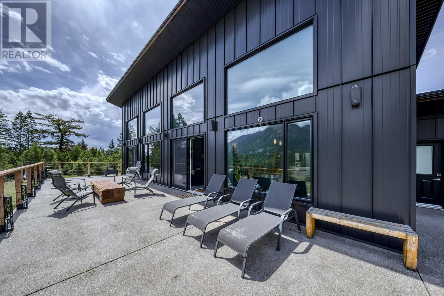 5067 Armstrong Road, Invermere, British Columbia  V0A 1K2 - Photo 31 - 10348128