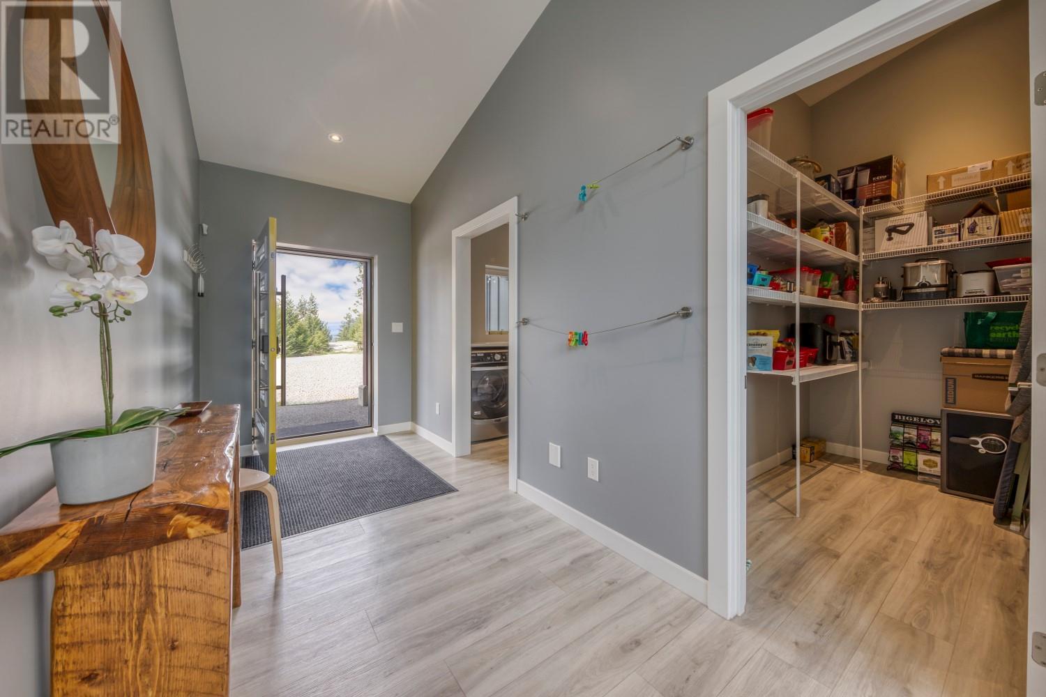 5067 Armstrong Road, Invermere, British Columbia  V0A 1K2 - Photo 4 - 10348128