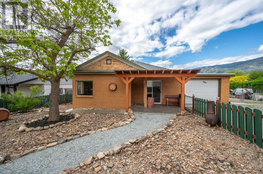 703 Similkameen Avenue, Oliver, British Columbia  V0H 1T6 - Photo 1 - 10348177