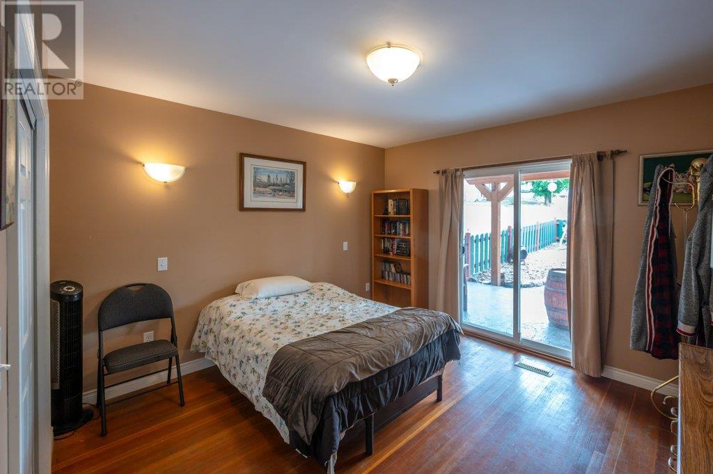 703 Similkameen Avenue, Oliver, British Columbia  V0H 1T6 - Photo 11 - 10348177