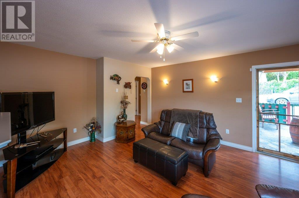 703 Similkameen Avenue, Oliver, British Columbia  V0H 1T6 - Photo 7 - 10348177