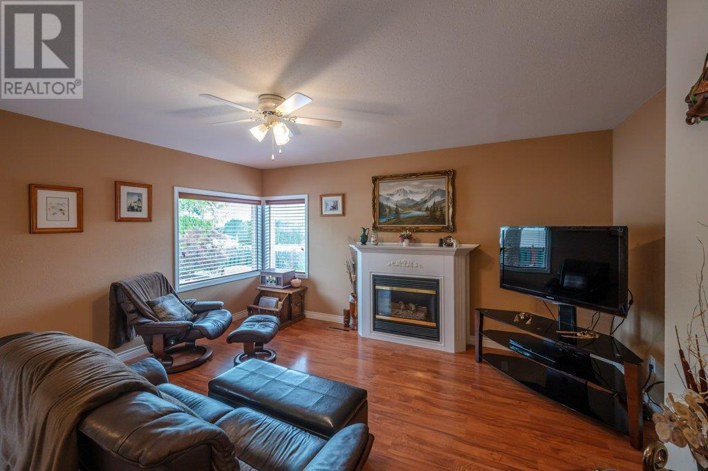 703 Similkameen Avenue, Oliver, British Columbia  V0H 1T6 - Photo 9 - 10348177